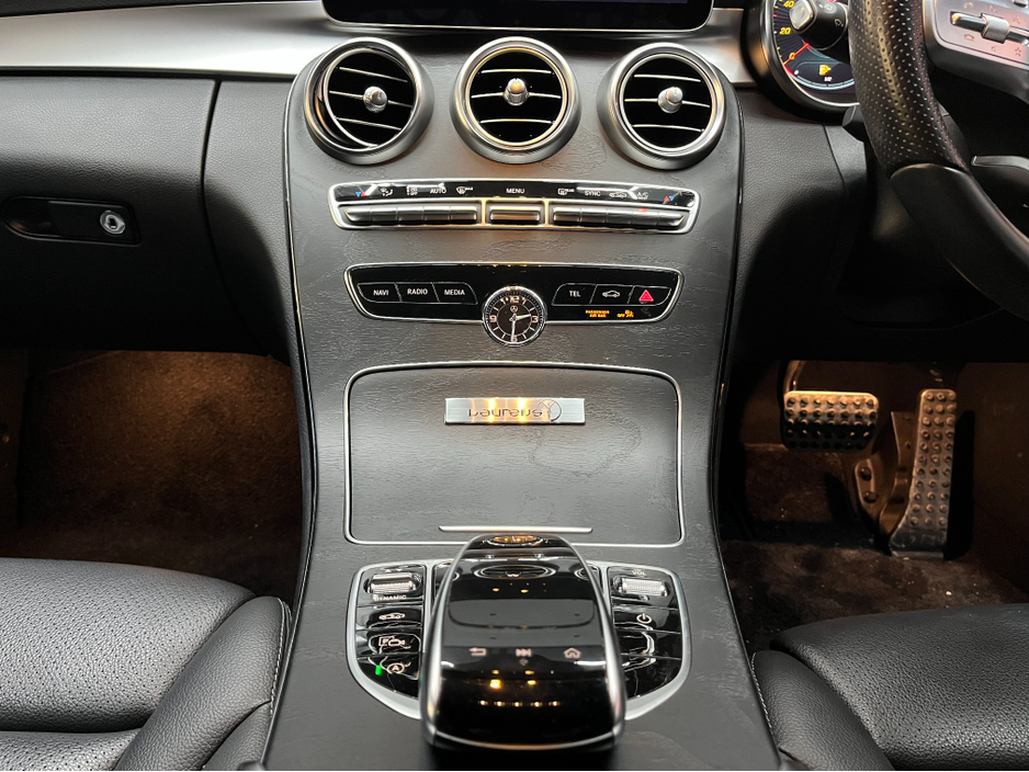 2020 Mercedes-Benz C Class 2020 MERCEDES-BENZ C220D LAUREUS EDITION SPORTS P 2.0 AUTOMATIC / CRUISE CONTROL / REVERSE CAMERA / ELECTRIC MEMORY & HEATED SEATS / PADDLE SHIFTERS AND MORE