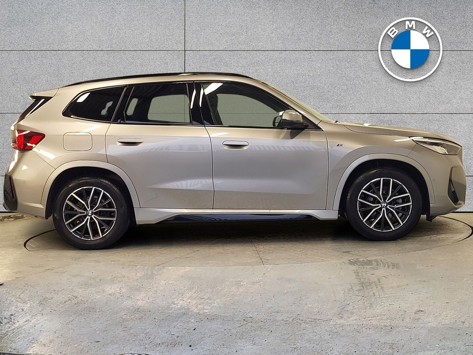 2025 BMW X1 - image 3