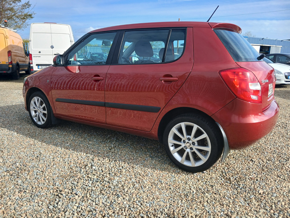 2014 Skoda Fabia - image 5