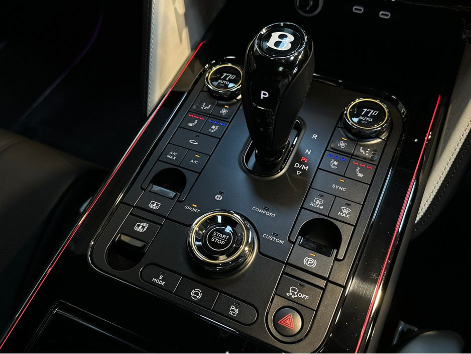 2025 Bentley Flying Spur - image 37