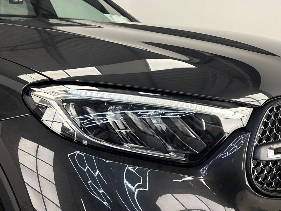 2023 Mercedes-Benz GLC Class - image 9