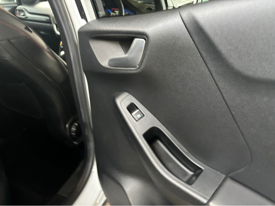 2023 Ford Puma - image 8