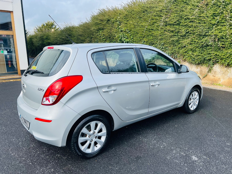 2012 Hyundai i20 - image 12