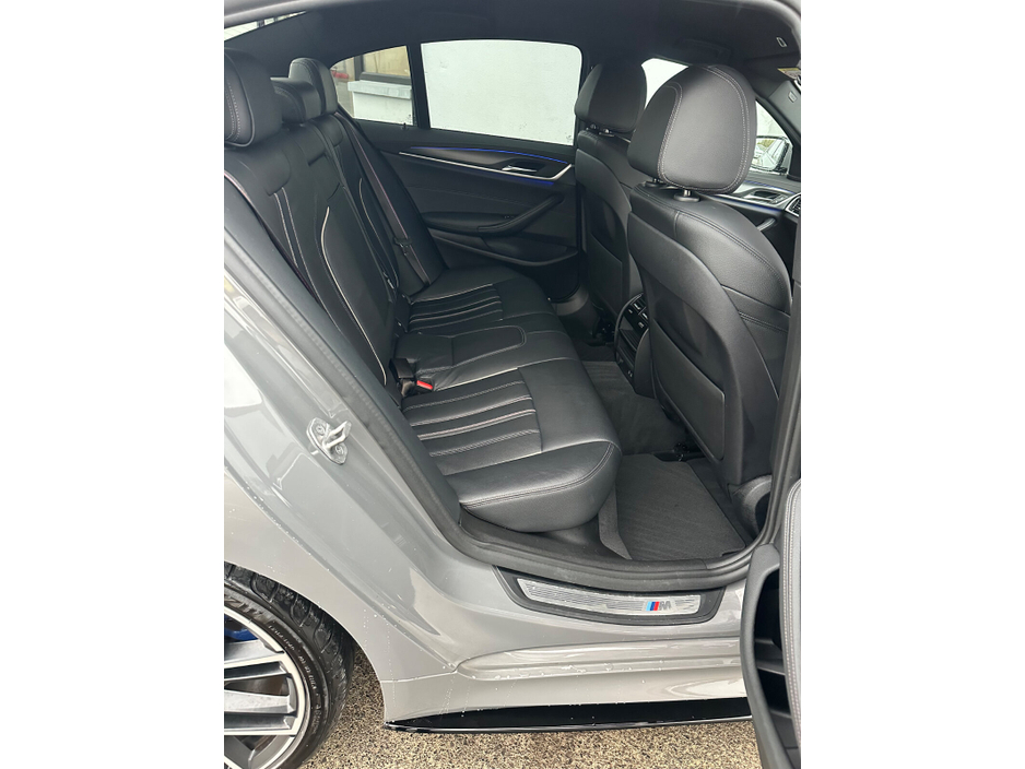 2021 BMW 5 Series - image 21