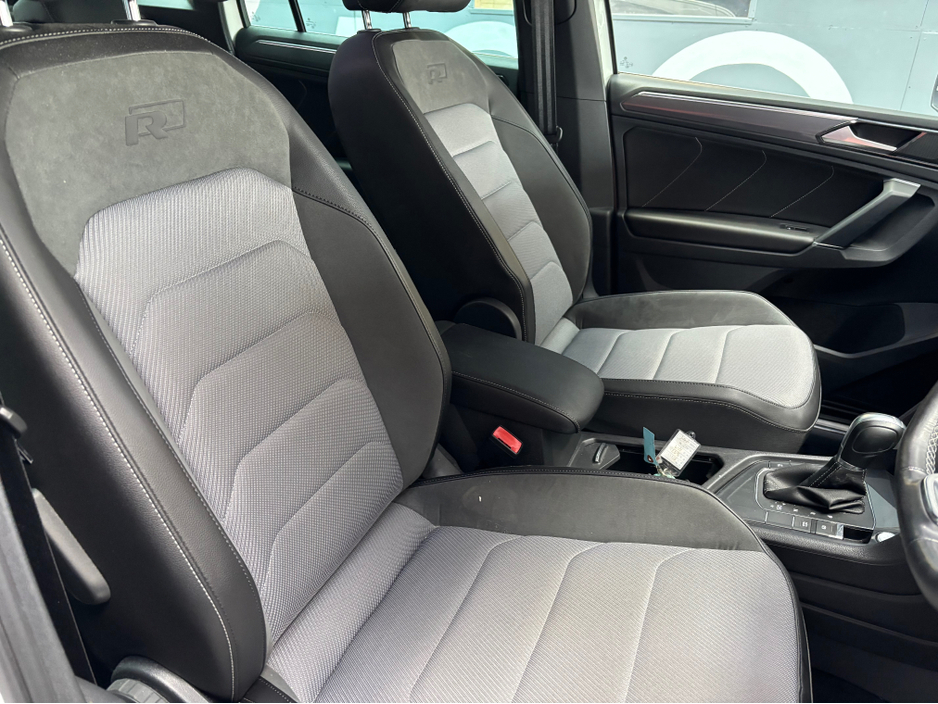 2017 Volkswagen Tiguan - image 9
