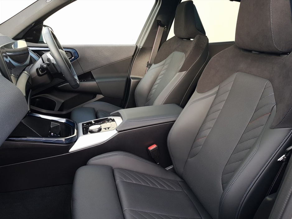 2025 BMW X3 - image 7