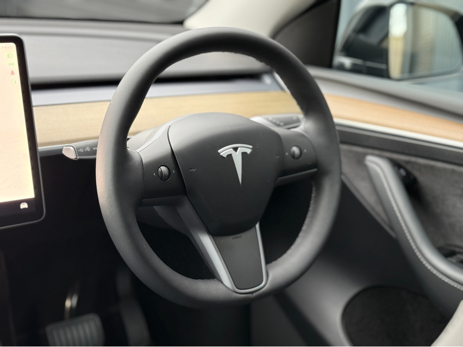 2022 Tesla Model Y LONG RANGE AWD €31,950