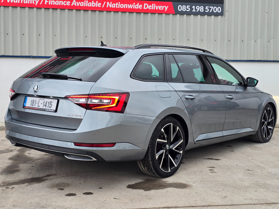 2018 Skoda Superb - image 6