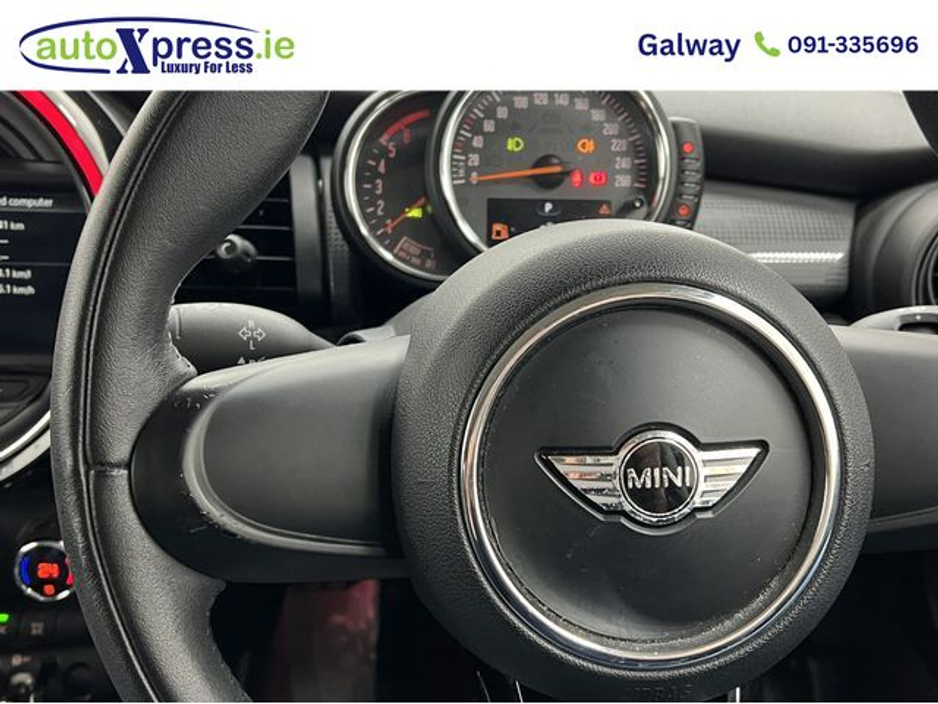 2017 MINI Cooper D - image 22