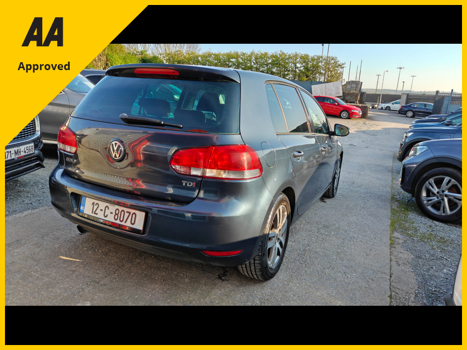 2012 Volkswagen Golf - image 16