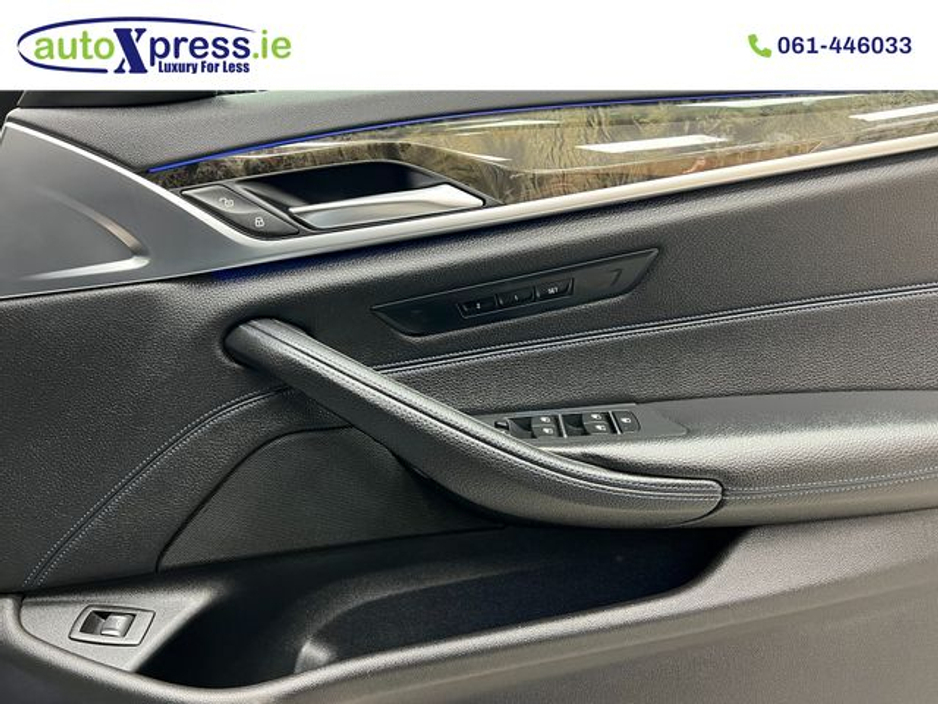 2018 BMW 5 Series - image 32