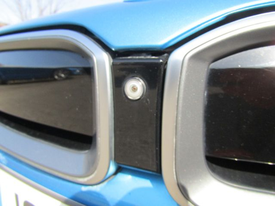 2016 BMW i8 - image 33