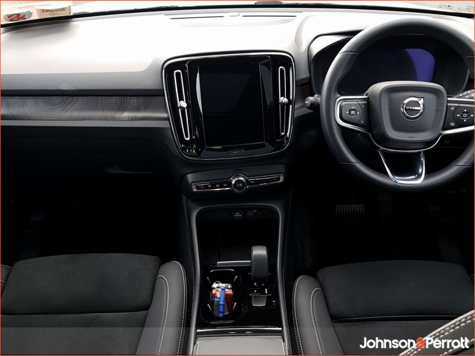 2025 Volvo EX40 82 kWh Extended Range Electric Ultra €49,900