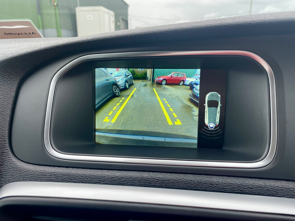 2015 Volvo V40 - image 31