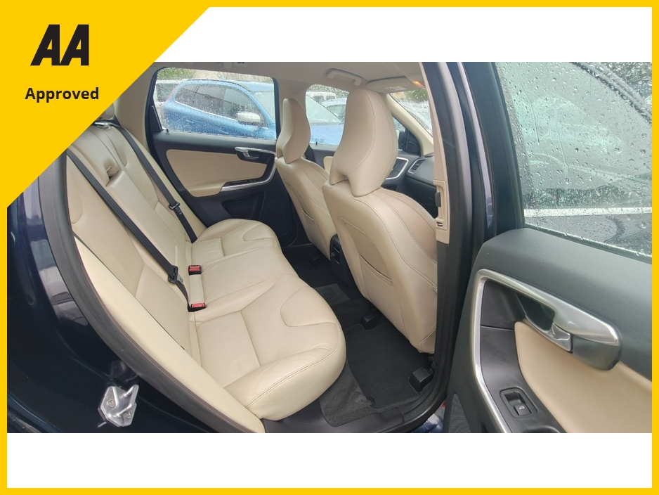 2015 Volvo XC60 - image 21