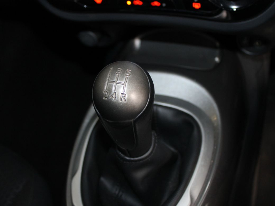 2014 Nissan Juke - image 20