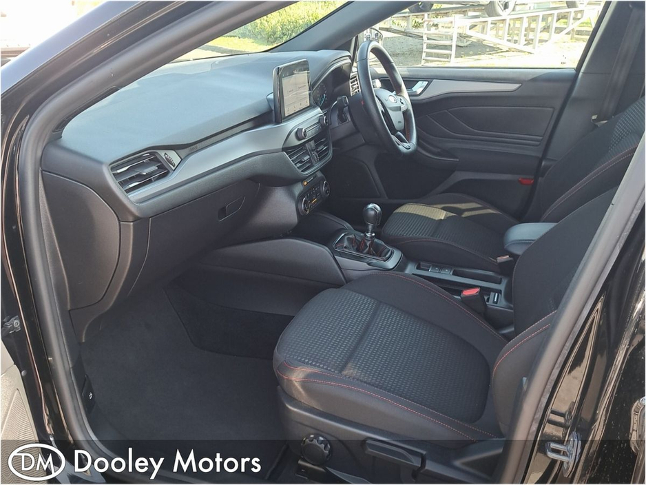 2022 Ford Focus - image 10