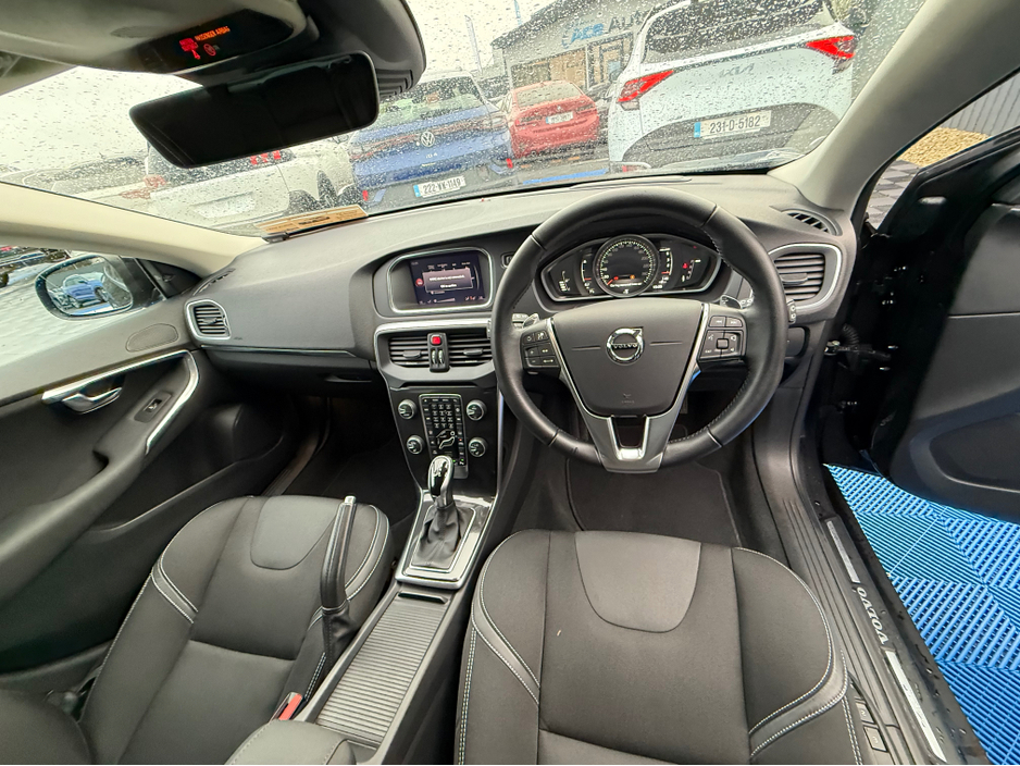 2019 Volvo V40 MOMENTUM - D4 2.0L DIESEL - AUTO - 12M WARRANTY - CAR: 1616