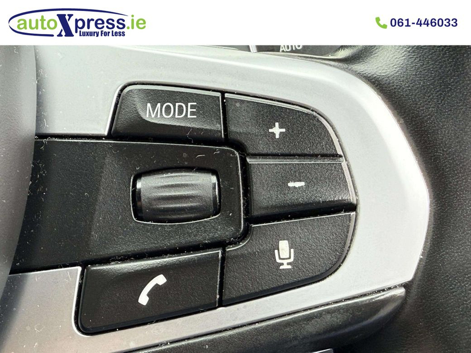 2017 BMW 5 Series - image 9