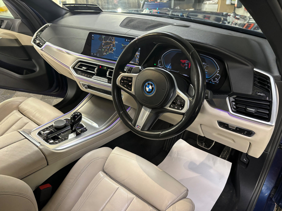 2022 BMW X5 xDrive45e xLine €57,950