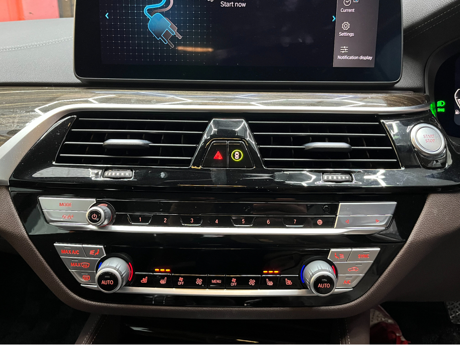 2020 BMW 5 Series €32950 2020 BMW 530E LUXURY EDITION JOY+ 2.0 AUTOMATIC / CRUISE CONTROL / 360° PARKING CAMERA / ELECTRIC MEMORY & HEATED SEATS / HEATED REAR SEATS / AMBIENT LIGHTS €32,950