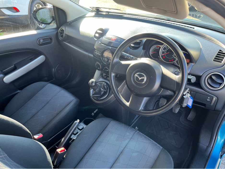 2014 Mazda Mazda2 - image 14