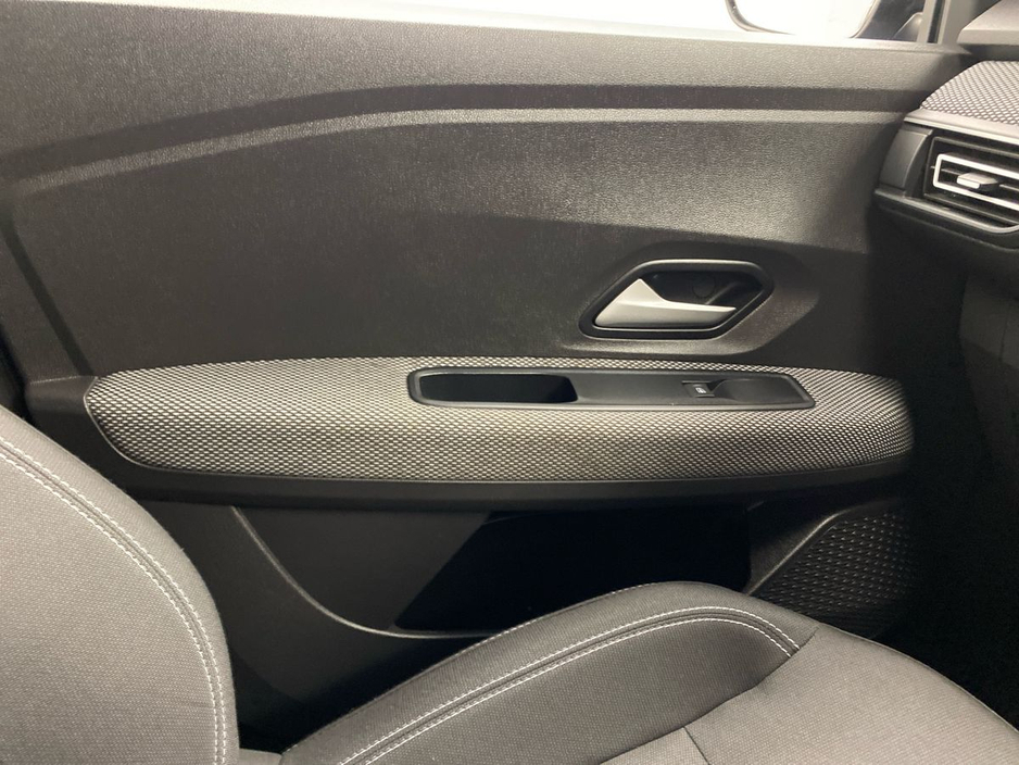 2023 Dacia Sandero - image 11