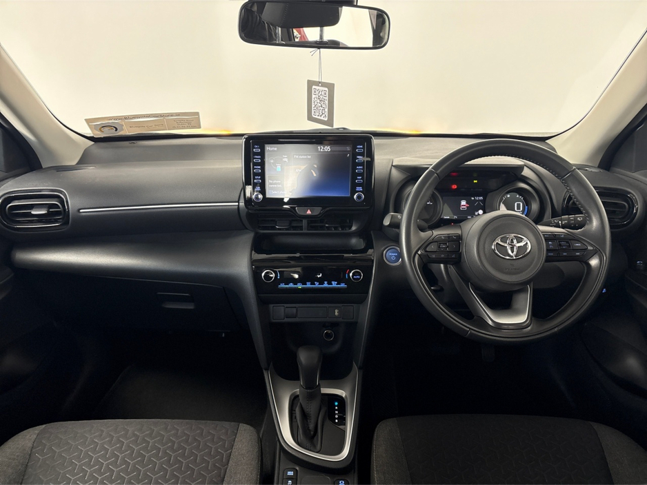 2023 Toyota Yaris CR LUNA**TOUCHSCREEN BLUETOOTH MEDIA**SEMI DIGITAL DASH**REVERSE CAMERA**PARKING SENSORS**MULTIFUNCTIONAL STEERING WHEEL**CRUISE CONTROL**KEYLESS START*8AUTO LIGHTS**AUTO WIPERS**ISOFIX** €26,795