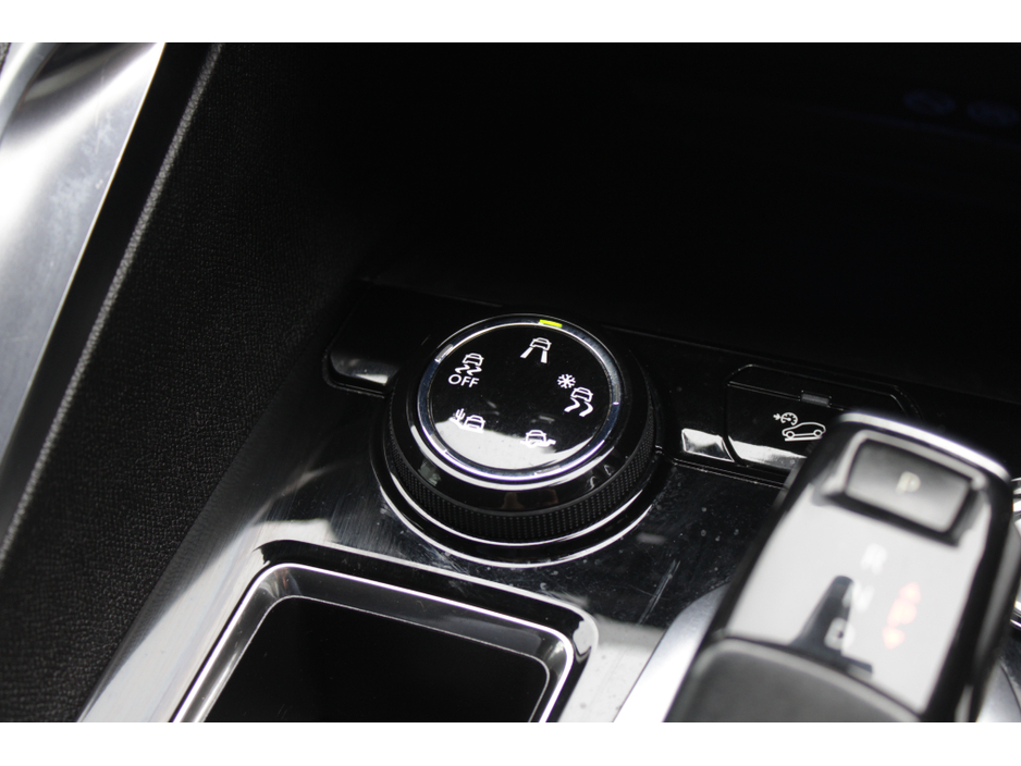 2018 Peugeot 5008 - image 17