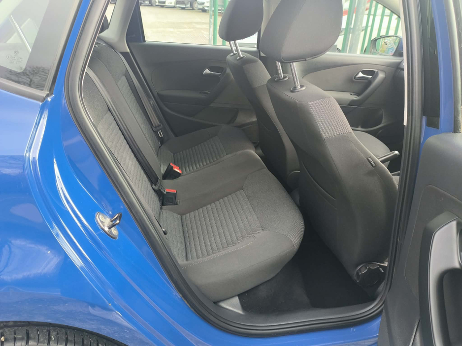 2013 Volkswagen Polo - image 14