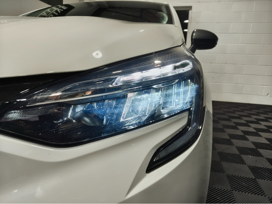 2022 Renault Clio - image 4