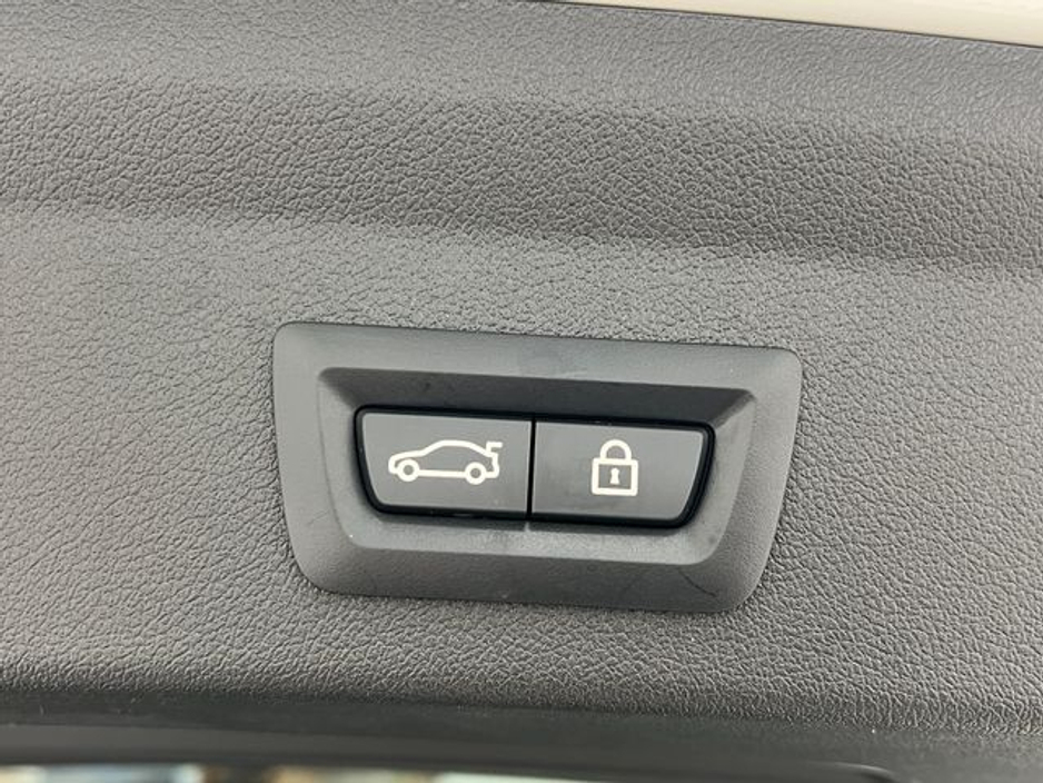 2023 BMW 1 Series - image 16