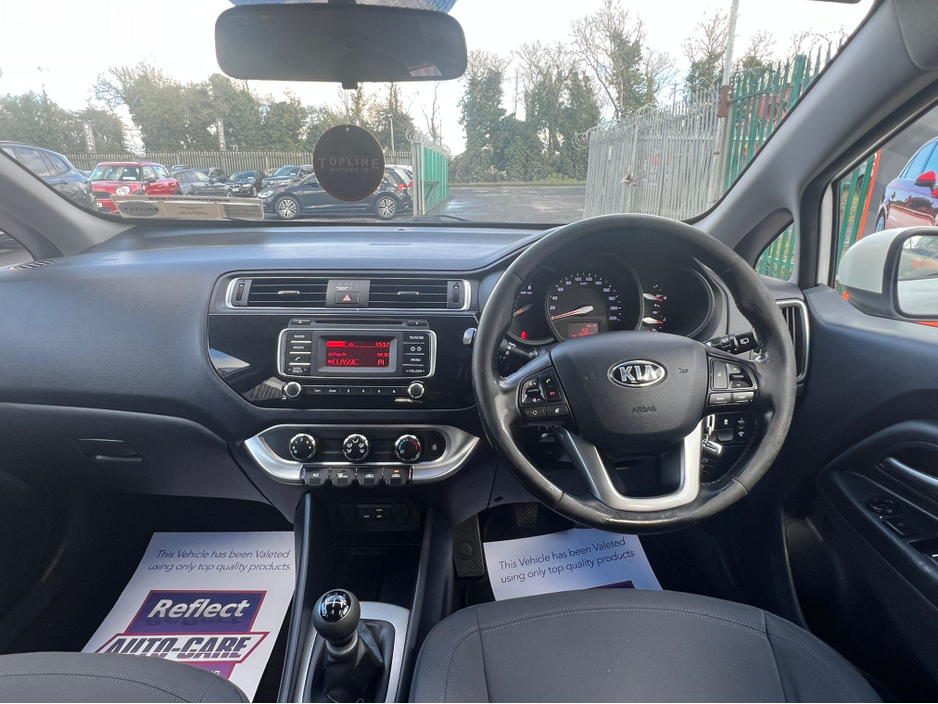 2015 Kia Rio - image 13
