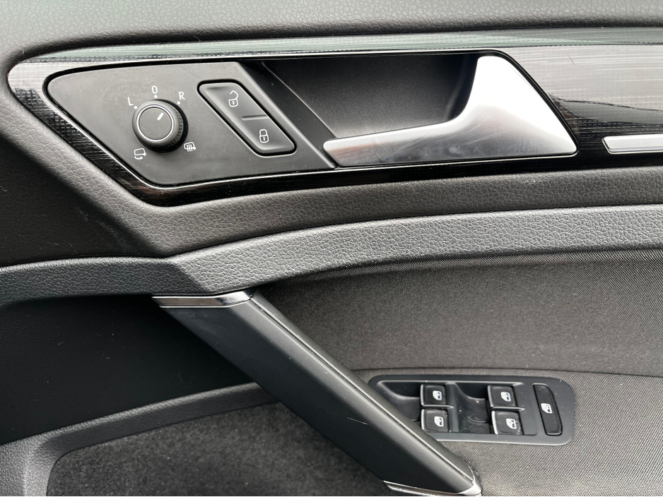 2018 Volkswagen Golf - image 28