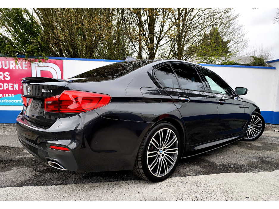 2018 BMW 5 Series - image 11