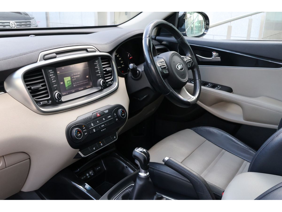 2016 Kia Sorento - image 20