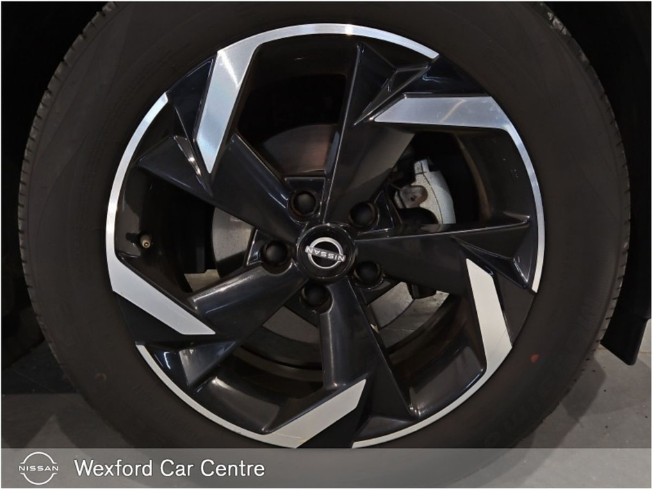 2023 Nissan Juke - image 7