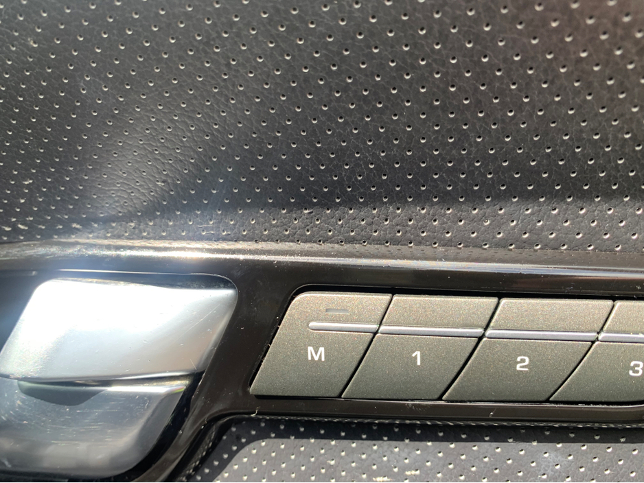 2012 Land Rover Range Rover - image 7