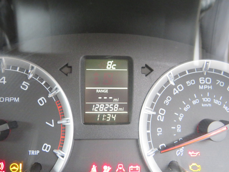 2015 Suzuki Swift - image 8