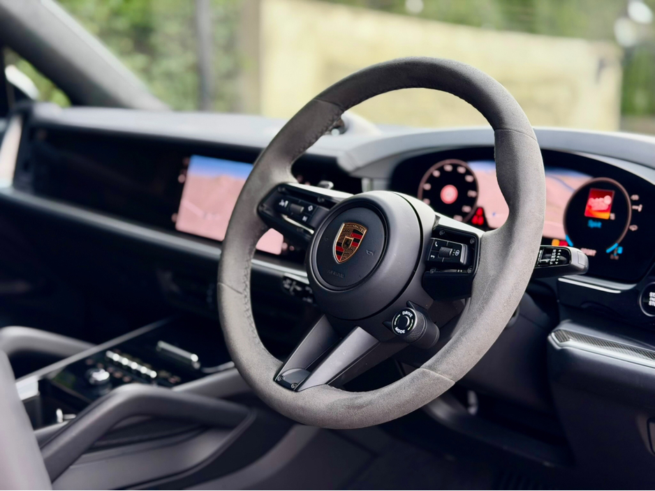 2024 Porsche Cayenne - image 22