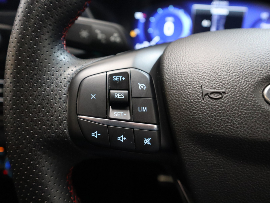 2022 Ford Kuga - image 16