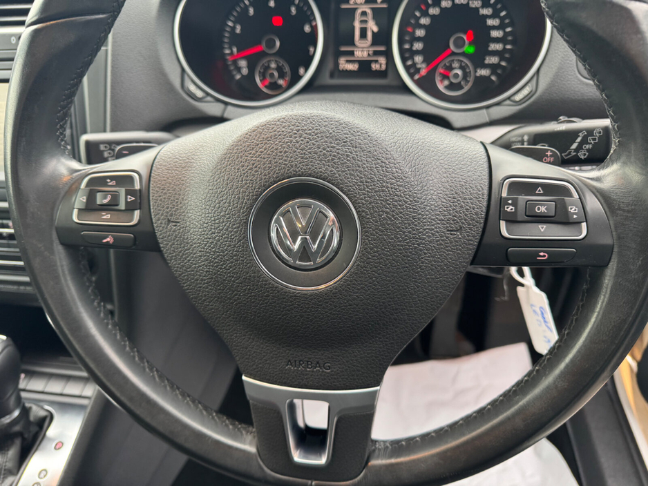 2012 Volkswagen Golf - image 10