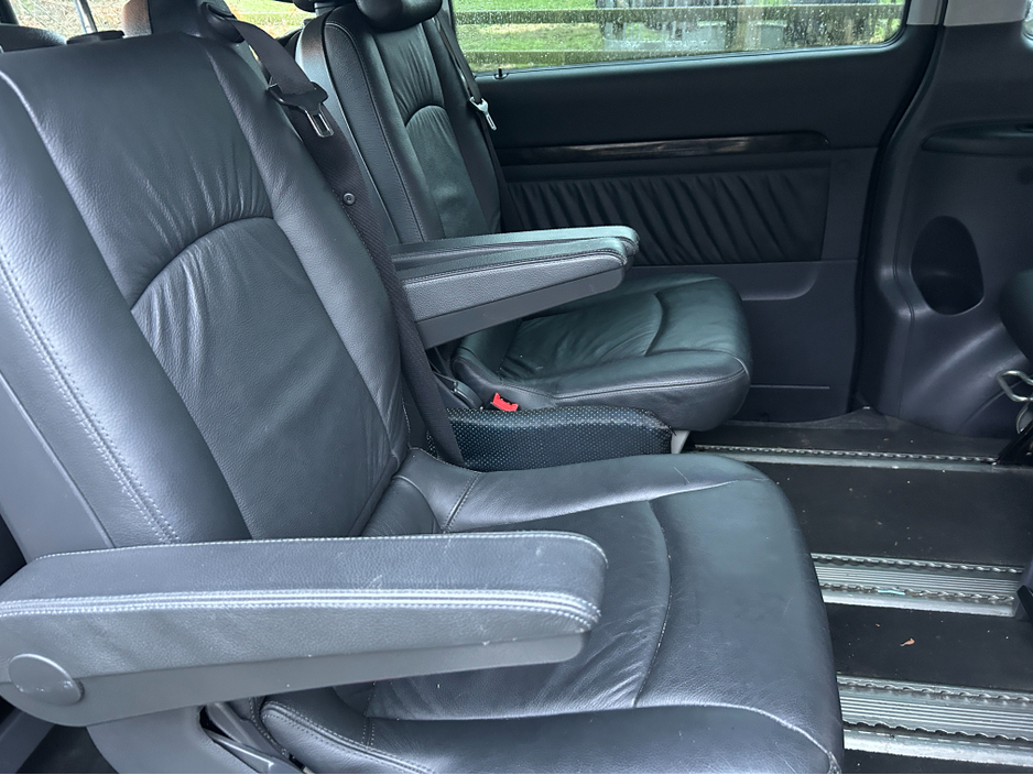 2008 Mercedes-Benz Viano AUTO//ELECTRIC WHEEL CHAIR RAMP//6 CAPTAINS UNMARKED LEATHER SEATS//DVD//ELECTRIC DOOR CLOSING///BRAND NEW NCT 2/2027///TINY MLS///UNIQUE OPPORTUNITY €15,950