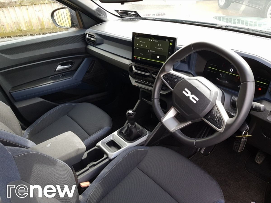 2025 Dacia Duster - image 6