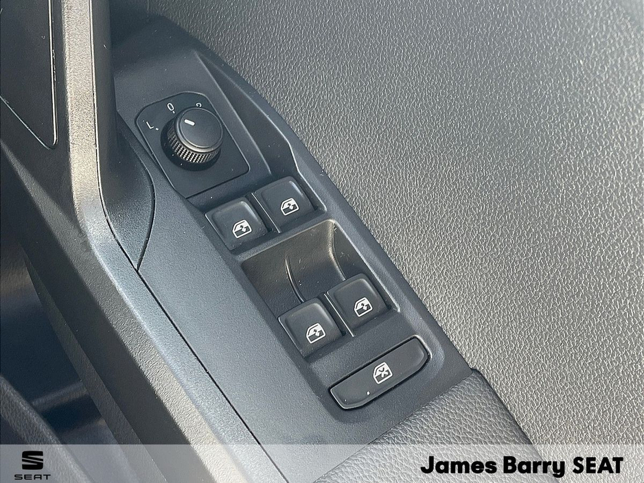 2023 SEAT Arona - image 19