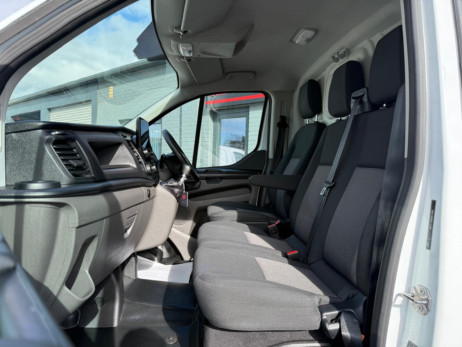 2023 Ford Transit Custom - image 20