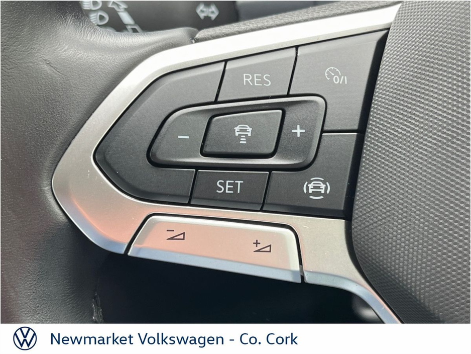 2023 Volkswagen T-Roc - image 16