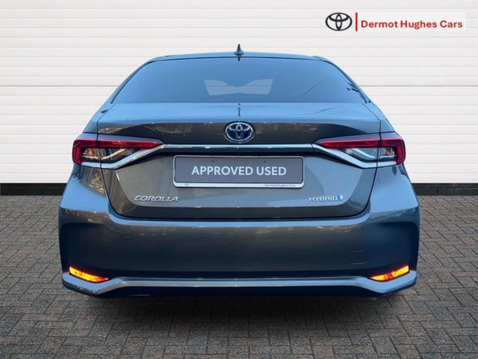 2024 Toyota Corolla LUNA SPORT SALOON 4DR €32,750