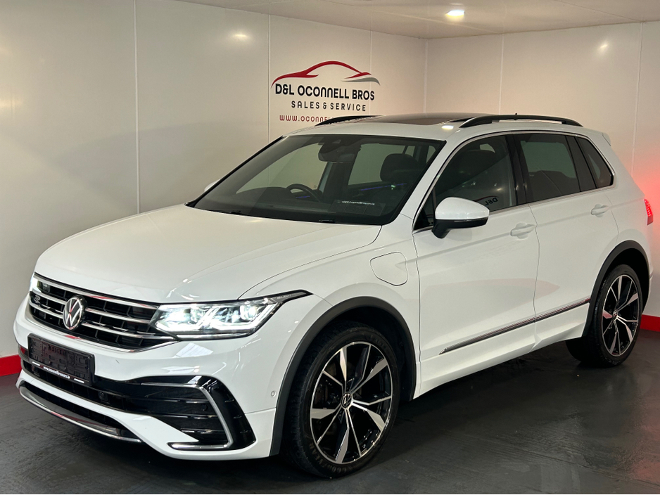 2023 Volkswagen Tiguan - image 9