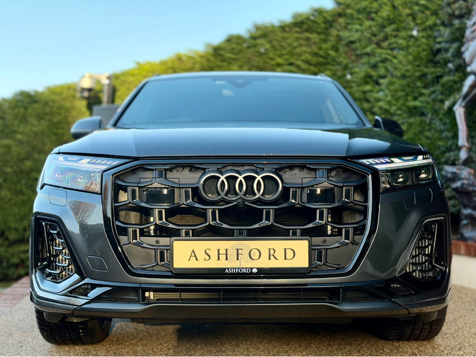 2026 Audi SQ7 - image 2